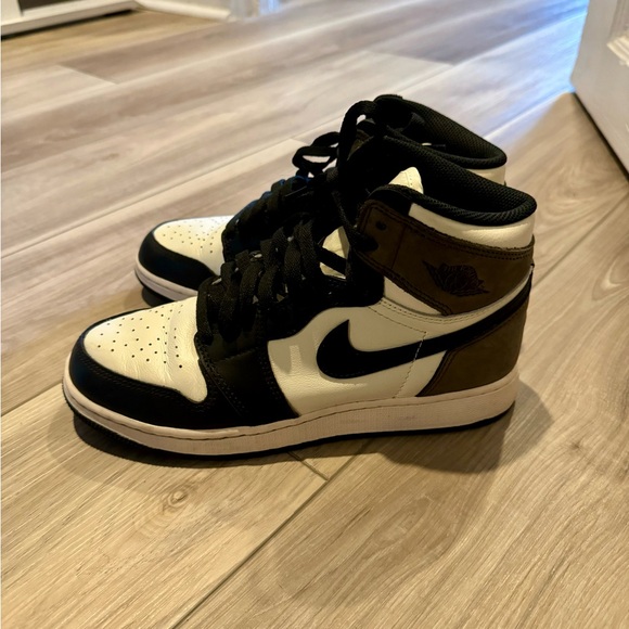 Air Jordan 1 Retro High OG 'Dark Mocha' - Picture 5 of 6